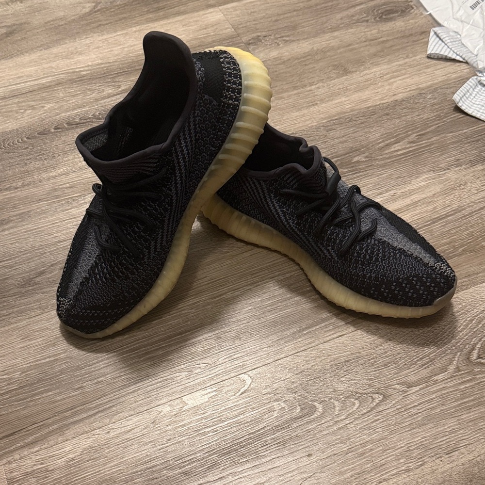Adidas Yeezy Boost 350 V2 Carbon